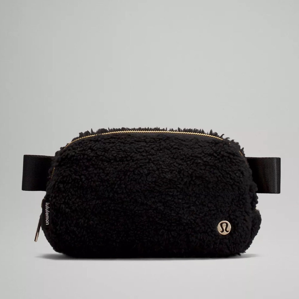 NWT Lululemon Everywhere Belt Bag Crossbody 1L Fleece Sherpa Black NEW